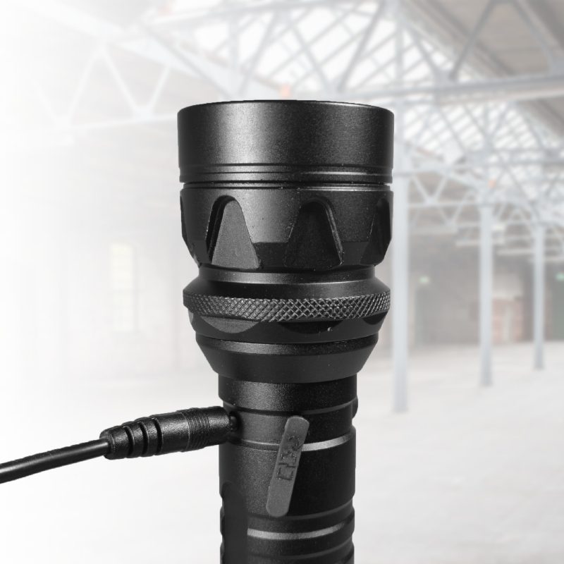 10W 300lm LED Flashlight TED002044 - rechargeable / shockproof / waterproof IP65 - TED Electric - Image 5